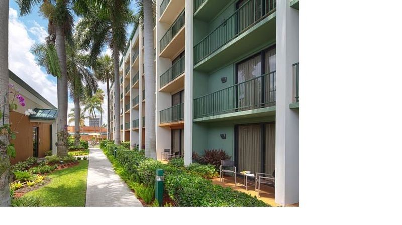 Courtyard By Marriott Fort Lauderdale East / Lauderdale-By-The-Sea Ngoại thất bức ảnh