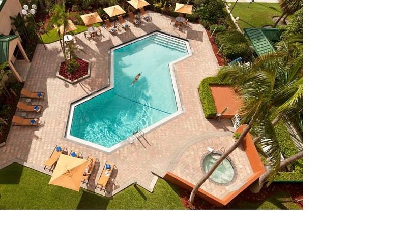 Courtyard By Marriott Fort Lauderdale East / Lauderdale-By-The-Sea Ngoại thất bức ảnh